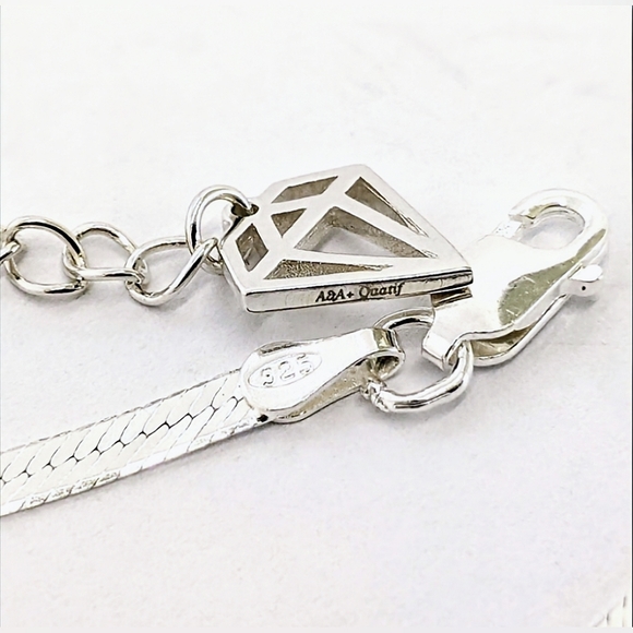 Elegant Herringbone Chain Made In Italy .925 Sterling Silver - Picture 3 of 8